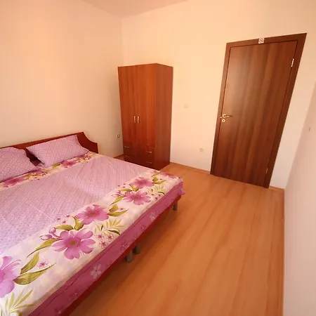 Sunny Day 6 - Menada *