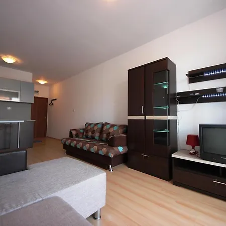 Sunny Day 6 - Menada *